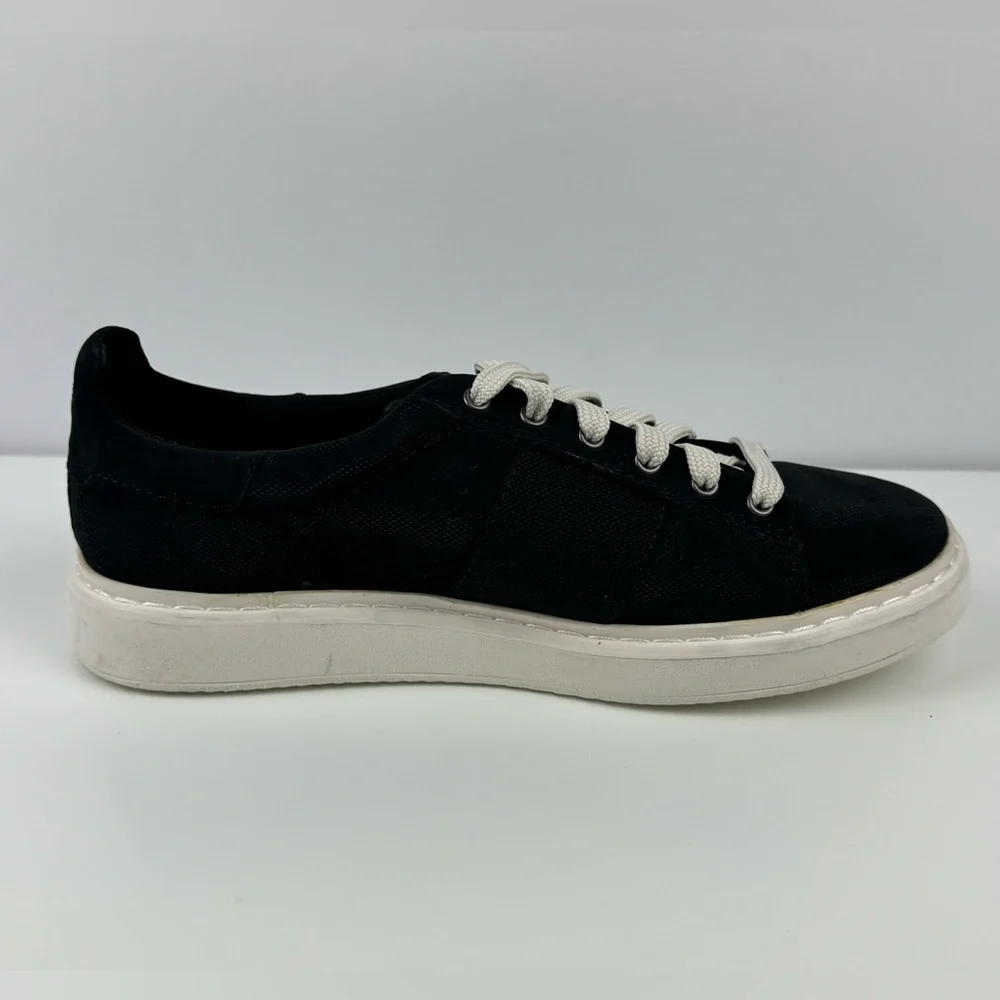 OTBT “Normcore” Women’s Sneakers size 10, Black, New‎ in Box (No Lid)